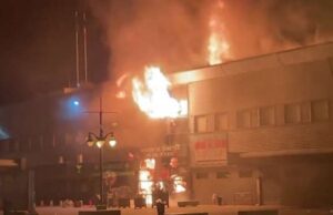 Francia, poliziotto uccide 17enne: scoppia la guerriglia urbana Francia, poliziotto uccide 17enne: scoppia la guerriglia urbana