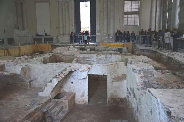 Alla Loggia di Banchi proseguono gli scavi archeologici