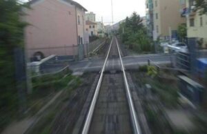 Loano, incastrato con l’auto nel passaggio a livello patteggia 1 anno