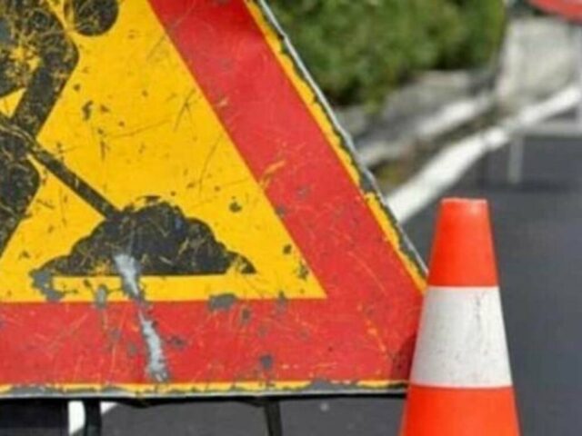 Genova: frana in via San Colombano, strada chiusa al traffico Genova: frana in via San Colombano, strada chiusa al traffico