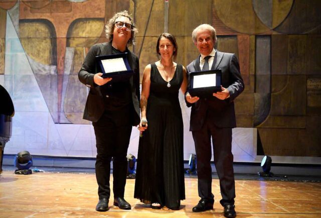 Al Carlo Felice una targa in segno di riconoscimento dal Comitato Vittime Al Carlo Felice una targa in segno di riconoscimento dal Comitato Vittime