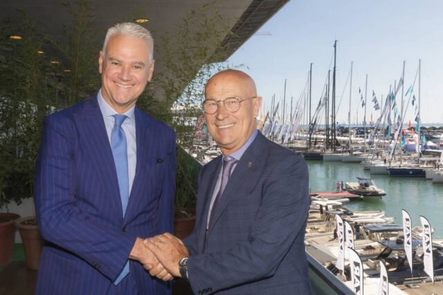 Salone Nautico 2023, ieri in visita il ministro Zangrillo Salone Nautico 2023, ieri in visita il ministro Zangrillo