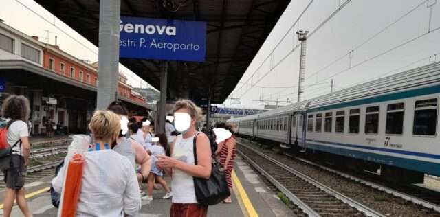 Stazione Sestri Ponente treno