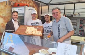 Sori, focaccia di Recco e specialità Dop e Igp a Fattore Comune Non perdere gli ultimi aggiornamenti su cronaca, eventi e politica in Liguria! Iscriviti sui canali di Liguria Notizie di Telegram, Facebook, Twitter e YouTube