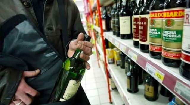L'Oms chiede un aumento delle tasse su alcol e bibite zuccherate
