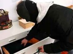 Genova, sorpreso mentre ruba nell’appartamento della vicina: arrestato 74enne Genova, sorpreso mentre ruba nell'appartamento della vicina: arrestato 74enne