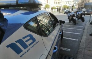 Tenta di rubare in un supermercato di Savona, i poliziotti intervengono Tenta di rubare in un supermercato di Savona, i poliziotti intervengono