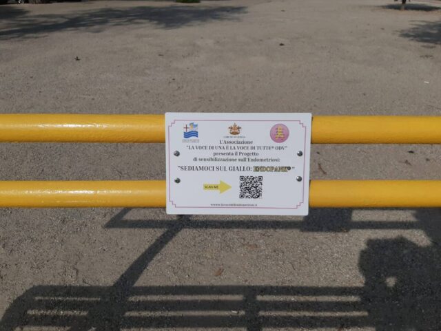 A Carignano una panchina gialla per sensibilizzare sull’endometriosi A Carignano una panchina gialla per sensibilizzare sull’endometriosi