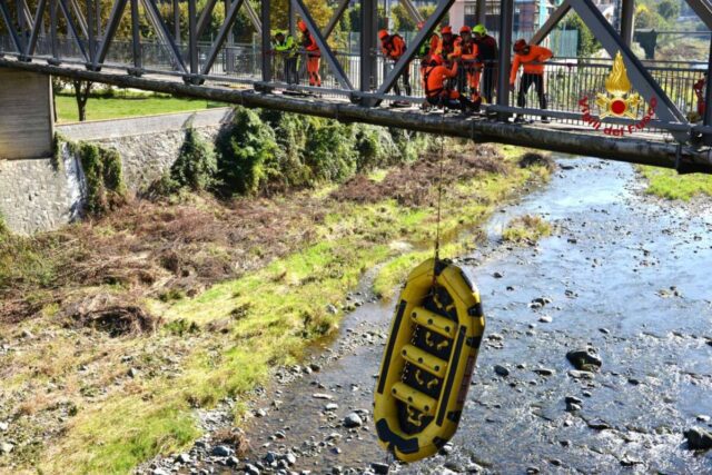Vigili del fuoco di 4 comandi uniti contro le alluvioni Vigili del fuoco di 4 comandi uniti contro le alluvioni