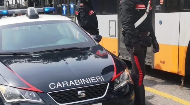 Marassi, nordafricano molesta e minaccia passeggeri sul bus: intervento carabinieri Marassi, nordafricano molesta e minaccia passeggeri sul bus: intervento carabinieri