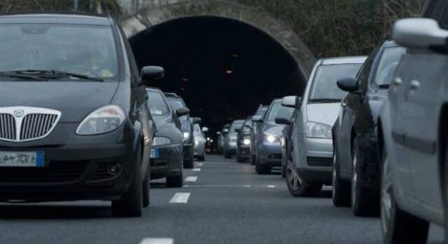 A10, code fino a 21 km tra Pietra Ligure e Savona A10, code fino a 21 km tra Pietra Ligure e Savona