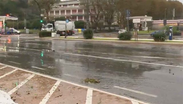 Dopo una notte relativamente tranquilla, pioggia e grandine su Genova e entroterra Dopo una notte relativamente tranquilla, pioggia e grandine su Genova e entroterra