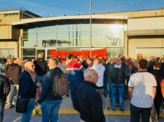 Ex Ilva, rottura Governo-sindacati: sciopero e assemblea a Genova. Fiom: Mille posti a rischio Ex Ilva Cornigliano sciopera: 'Vicini alla chiusura', mobilitazione totale a Genova