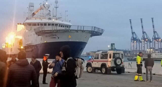geo barents migranti porto genova