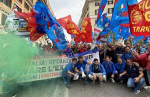 Sciopero ex Ilva, corteo lavoratori a Roma. Bloccata autostrada
