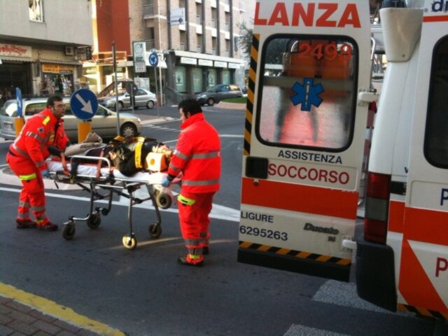 Genova Marassi, passante investito sulle strisce. E’ grave Genova Marassi, passante investito sulle strisce. E’ grave