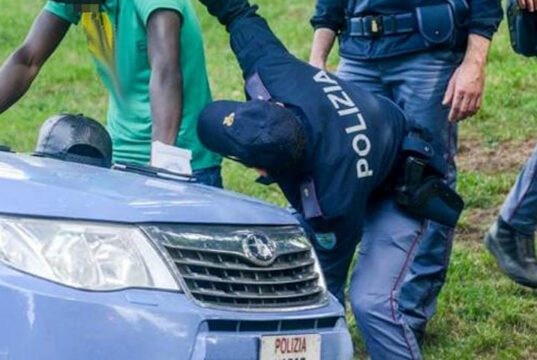 Rivarolo, no controllo e 22enne spacciatore egiziano ferisce agente: arrestato Mi rielabori l'articolo in ottica seo. Maiuscole e minuscole a posto nei titoli e sottotitoli come da grammatica italiana