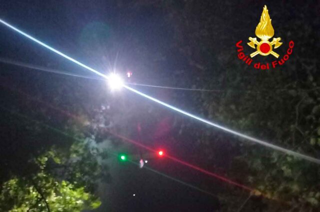 Intervento difficoltoso nella notte nei boschi sopra Gallinaria Intervento difficoltoso nella notte nei boschi sopra Gallinaria