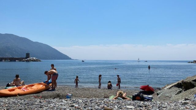 Recco, la spiaggia centrale candidata per la bandiera blu