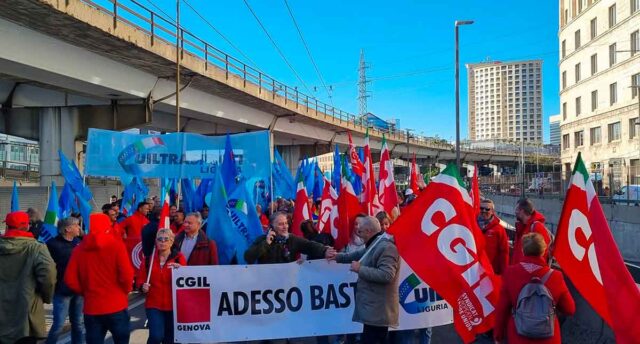 Sciopero a Genova, partiti due cortei: lavoratori e studenti