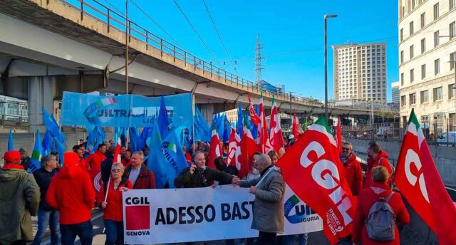Sciopero a Genova, partiti due cortei: lavoratori e studenti