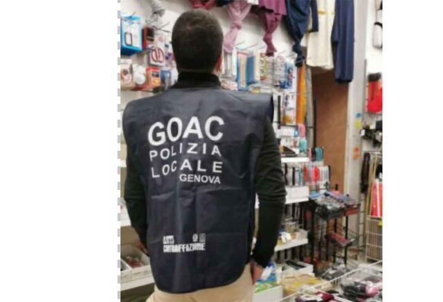 Occhiali e giocattoli contraffatti, GdF e Polizia Locale sequestrano 1800 pezzi Occhiali e giocattoli contraffatti, GdF e Polizia Locale sequestrano 1800 pezzi