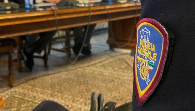 Ingannava gli investitori con falsi investimenti: la Polizia di Stato arresta un 59enne a Genova Ingannava gli investitori con falsi investimenti: la Polizia di Stato arresta un 59enne a Genova