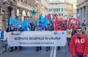 Secondo sciopero, alcune migliaia in piazza anche a Genova