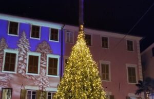 Ad Alassio, durante le feste, la Polizia Locale è in alta uniforme Ad Alassio, durante le feste, la Polizia Locale è in alta uniforme
