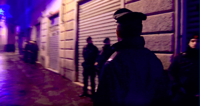 Polizia carabinieri centro storico caruggi pré