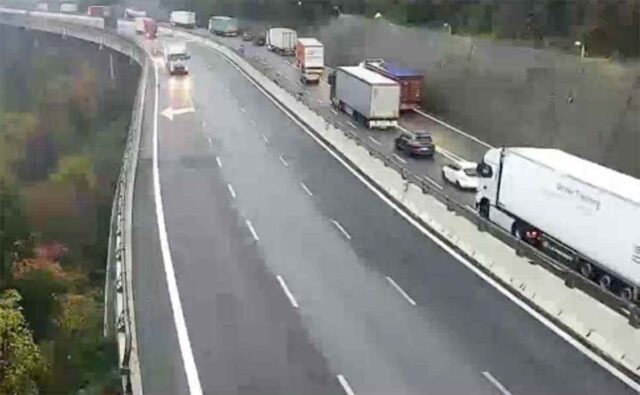 Pioggia ed incidenti, traffico e code sul nodo autostradale genovese Pioggia ed incidenti, traffico e code sul nodo autostradale genovese