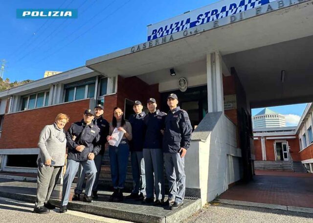 La Polizia Stradale in soccorso di una famiglia La Polizia Stradale in soccorso di una famiglia