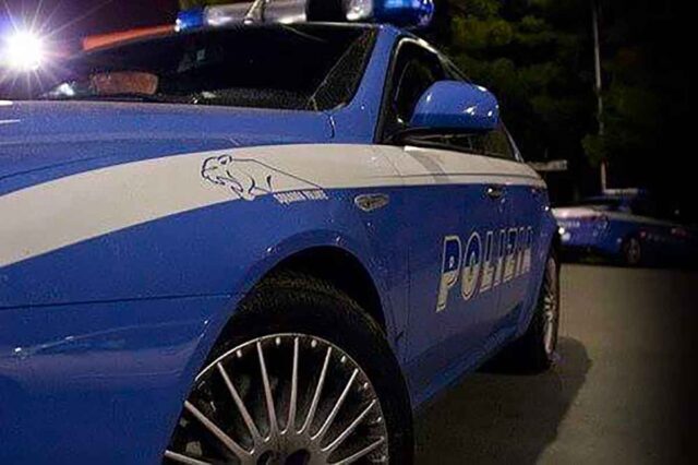 Nasconde la droga nel cappello e in casa: 19enne denunciato Nasconde la droga nel cappello e in casa: 19enne denunciato