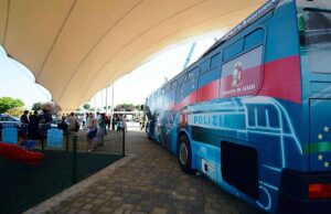 Il Pullman Azzurro della Polizia fa tappa alla Spezia e a Sarzana Il Pullman Azzurro della polizia fa tappa alla Spezia e a Sarzana