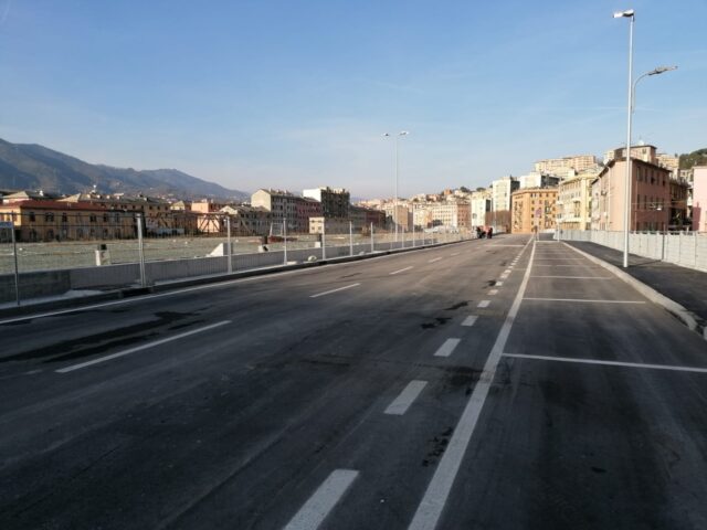 Aperta questo pomeriggio la nuova strada del Campasso, la nuova viabilità si innesta nell’ex area ferroviaria 