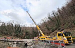 Chiusura SP333 di Uscio da sabato 3 a domenica 4 febbraio Chiusura SP333 di Uscio da sabato 3 a domenica 4 febbraio per il varo del nuovo impalcato del ponte al Km 7+800