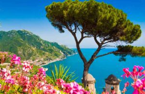 Costiera Amalfitana: un viaggio tra le gemme della Campania Costiera Amalfitana: Un Viaggio Tra le Gemme della Campania