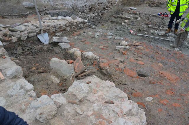 La fornace romana trovata negli scavi della metro esposta nella Certosa di San Bartolomeo