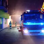 Misterioso incendio alla Basko e scooter finito in un bosco