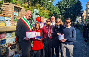 Alassio Città degli Innamorati Alassio Città degli Innamorati con 752 preferenze è Monica Bianco la vincitrice del concorso “La più Bella lettera d’Amore” 2024