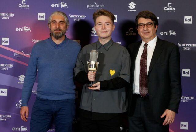 Assomusica premia ALFA alla 74° edizione del Festival della Canzone Italiana di Sanremo Assomusica premia ALFA alla 74° edizione del Festival della Canzone Italiana di Sanremo