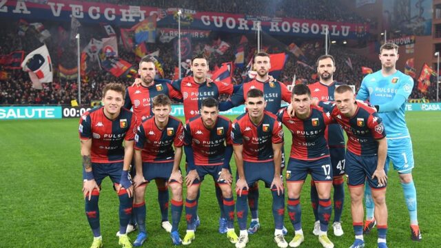 I giocatori del Genoa arrivano al Centro Commerciale L’Aquilone I giocatori del Genoa arrivano al Centro Commerciale L’Aquilone