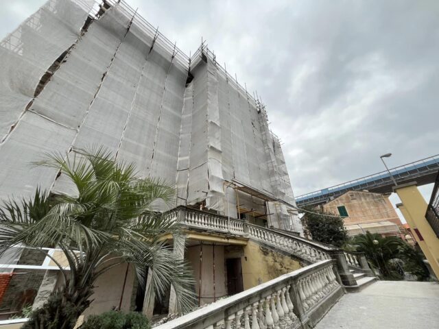 Sopralluogo degli amministratori all’interno della scuola di Sampierdicanne