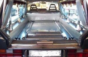 Guida ubriaco carro funebre e provoca incidente: patente ritirata Guida ubriaco carro funebre e provoca incidente: patente ritirata