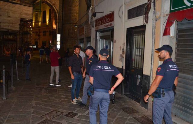 Operazione anticrimine nel centro storico: 73 persone Identificate, 1 arresto Operazione anticrimine nel centro storico: 73 persone Identificate, 1 arresto