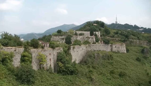 Detenzione di esplosivi, anarchico patteggia 3 anni e due mesi di domiciliari Detenzione di esplosivi, anarchico patteggia 3 anni e due mesi di domiciliari