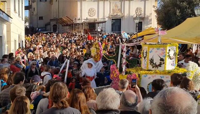 Pieve Ligure, confermata la sfilata dei carri per la 66^ Sagra della Mimosa Pieve Ligure, confermata la sfilata dei carri per la 66^ Sagra della Mimosa