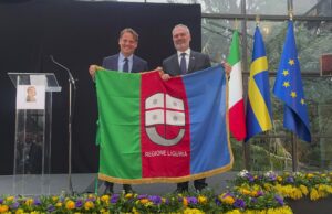 Consolato di Svezia a Sanremo, consegnata la bandiera Regione Liguria all’ambasciatore di Svezia