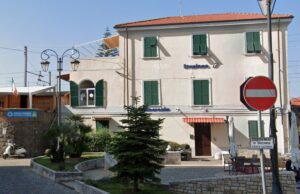 Vallecrosia, 79enne muore investita da treno: cercava di salvare il cane Vallecrosia, donna e cane muoiono investiti da un treno