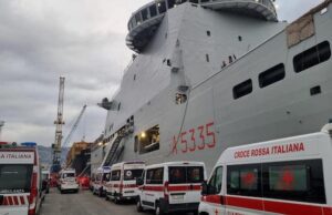 Nave Vulcano alla Spezia: sbarcati profughi palestinesi e bimbi feriti
